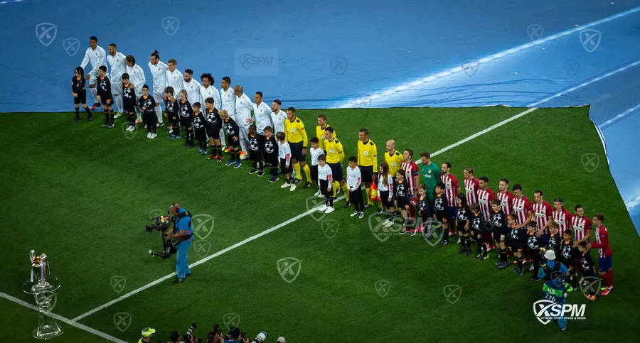 Alineaciones desde tribuna durante UEFA Champions League 2015/16.
