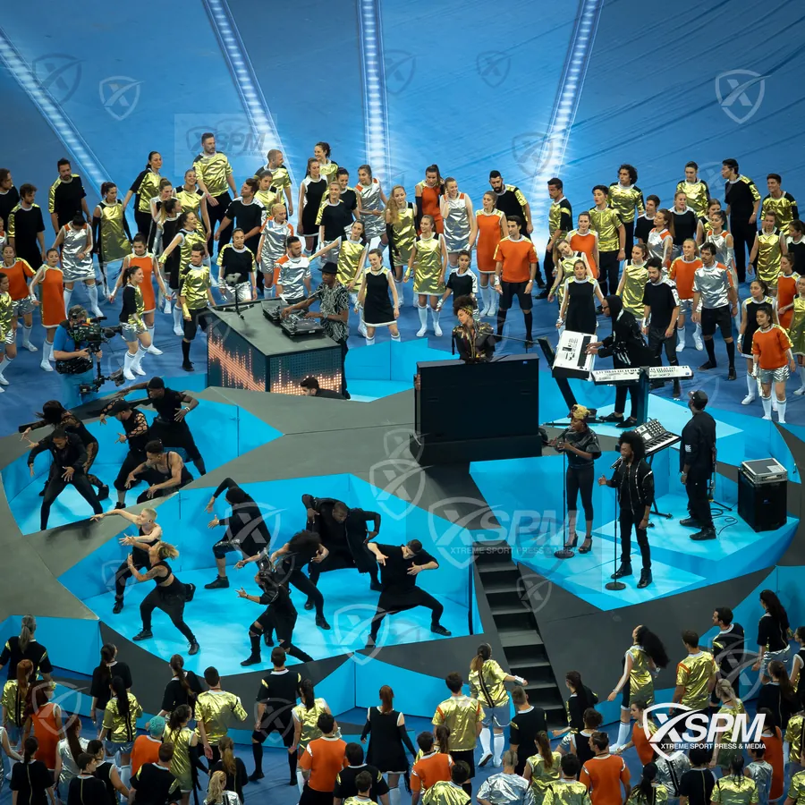 Ceremonia de apertura durante UEFA Champions League 2015/16.