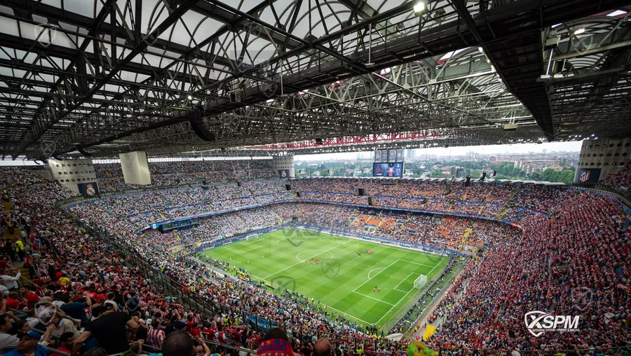 Vista general de la final de la UEFA Champions League 2016 desde la tribuna en Milán.