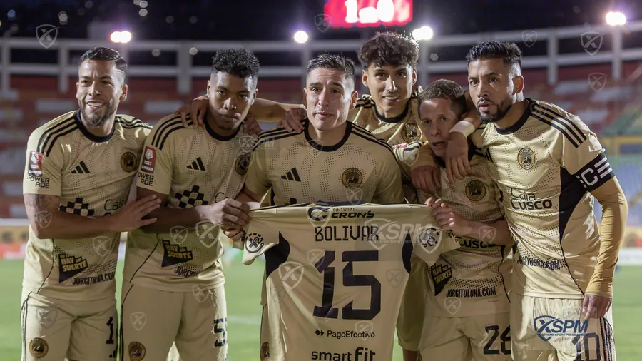 Celebración colectiva durante Liga 1 Perú · Torneo Clausura 2026.