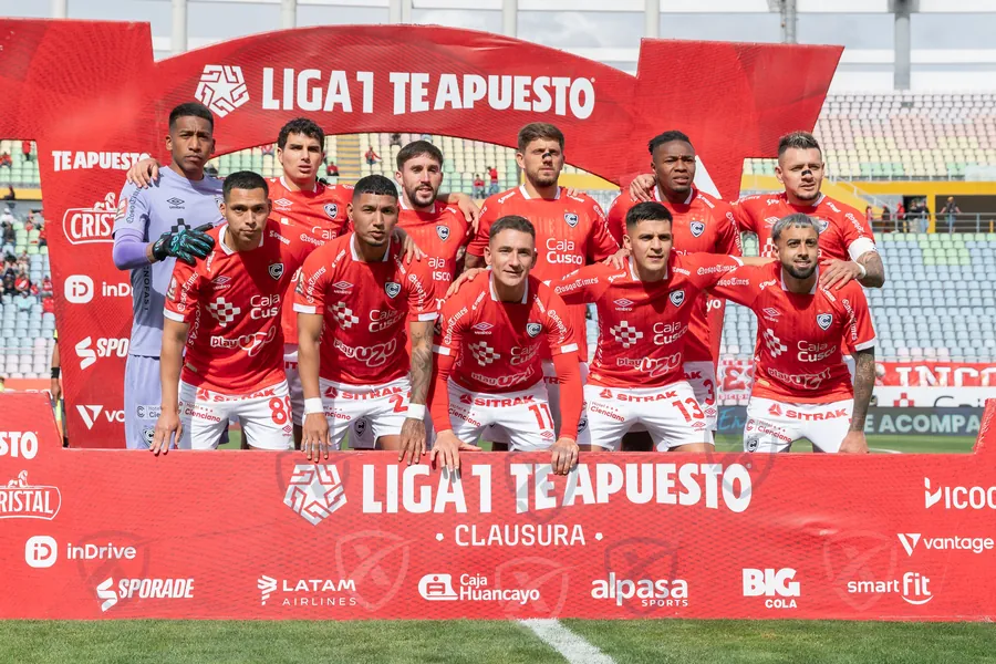 Cienciano · formación durante cienciano los chankas en Cusco, 2026-09-30. Fotografía XSPM.