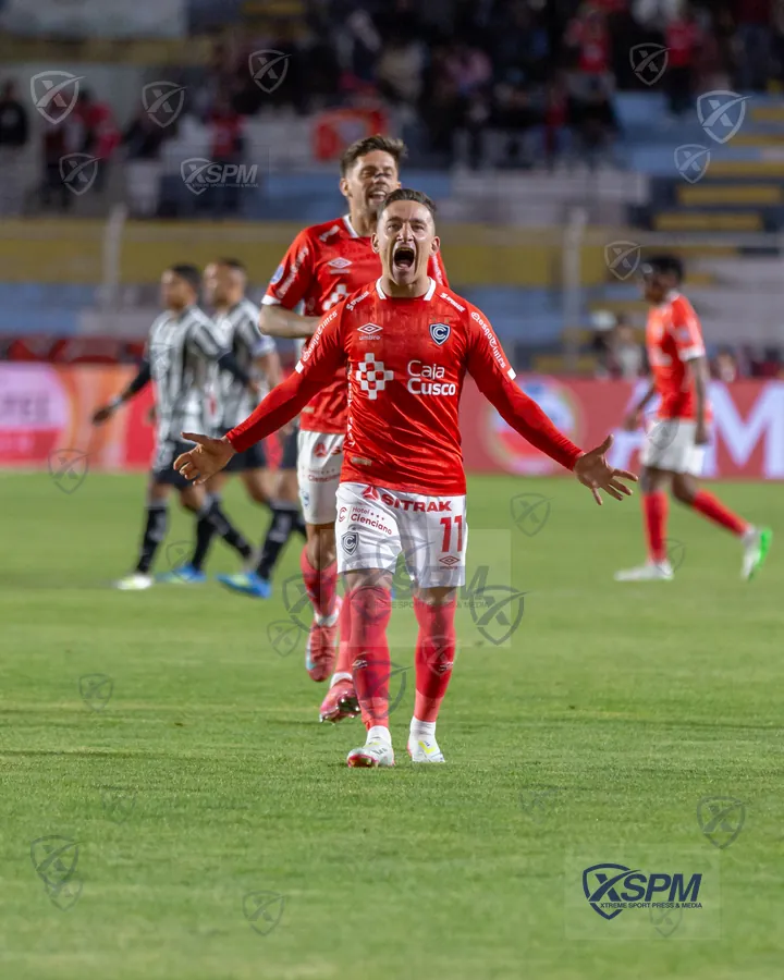 Jugador de Cienciano celebra la victoria ante Botafogo.